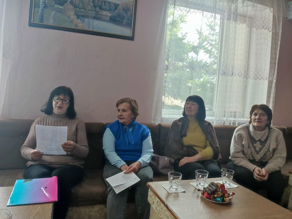 В Лутугинской центральной районной библиотеке провели литературно–музыкальный час В Лутугинской центральной районной библиотеке провели литературно–музыкальный час