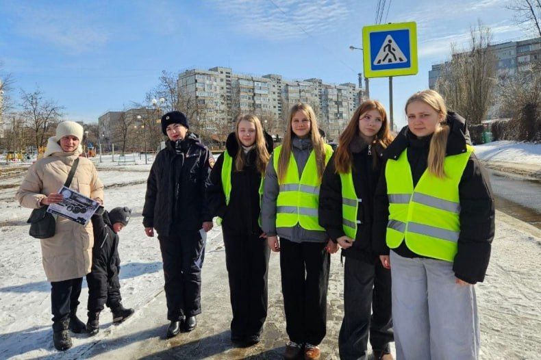 Профилактическая акция «Будь внимательнее на дорогах!» состоялась в Свердловске Профилактическая акция «Будь внимательнее на дорогах!» состоялась в Свердловске