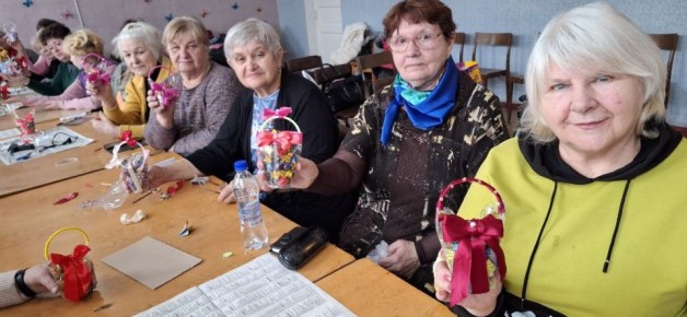 Третьего марта в актовом зале ГБУ ЛНР «ККЦСОН» для слушателей Университета третьего возраста был проведен мастер – класс по изготовлению корзин из подручных материалов, который провела Народный мастер Луганщины и сотрудник...