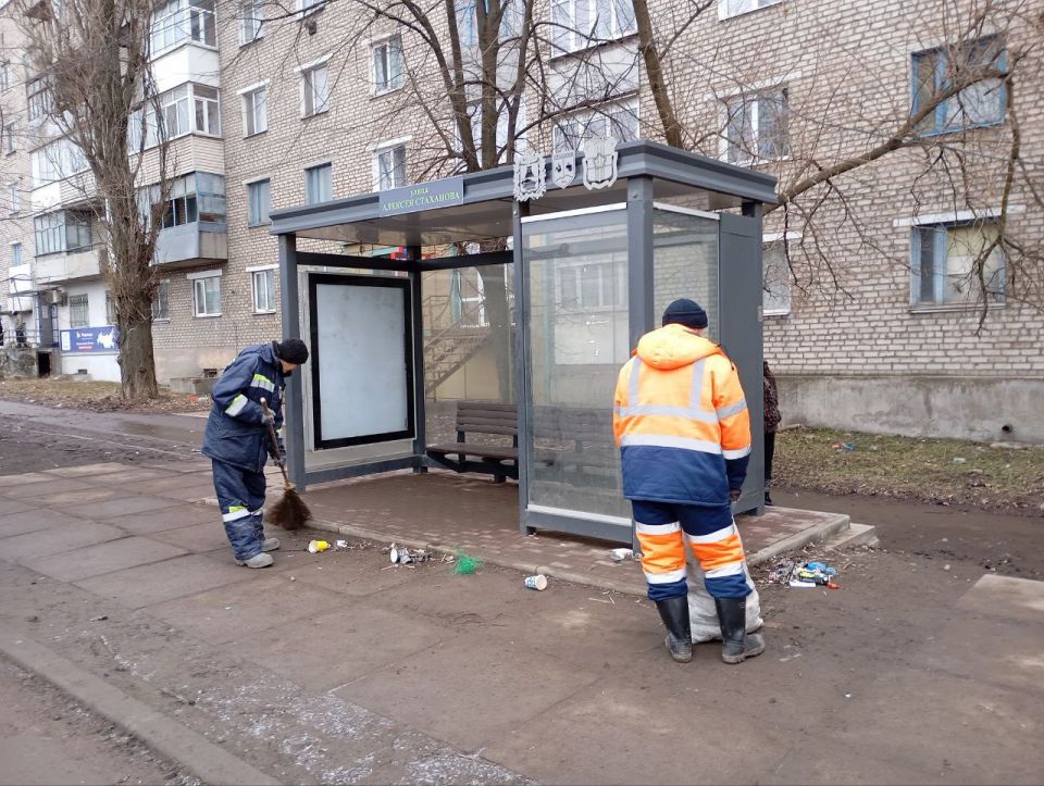 Работы по вывозу мусора с городских территорий продолжаются Работы по вывозу мусора с городских территорий продолжаются