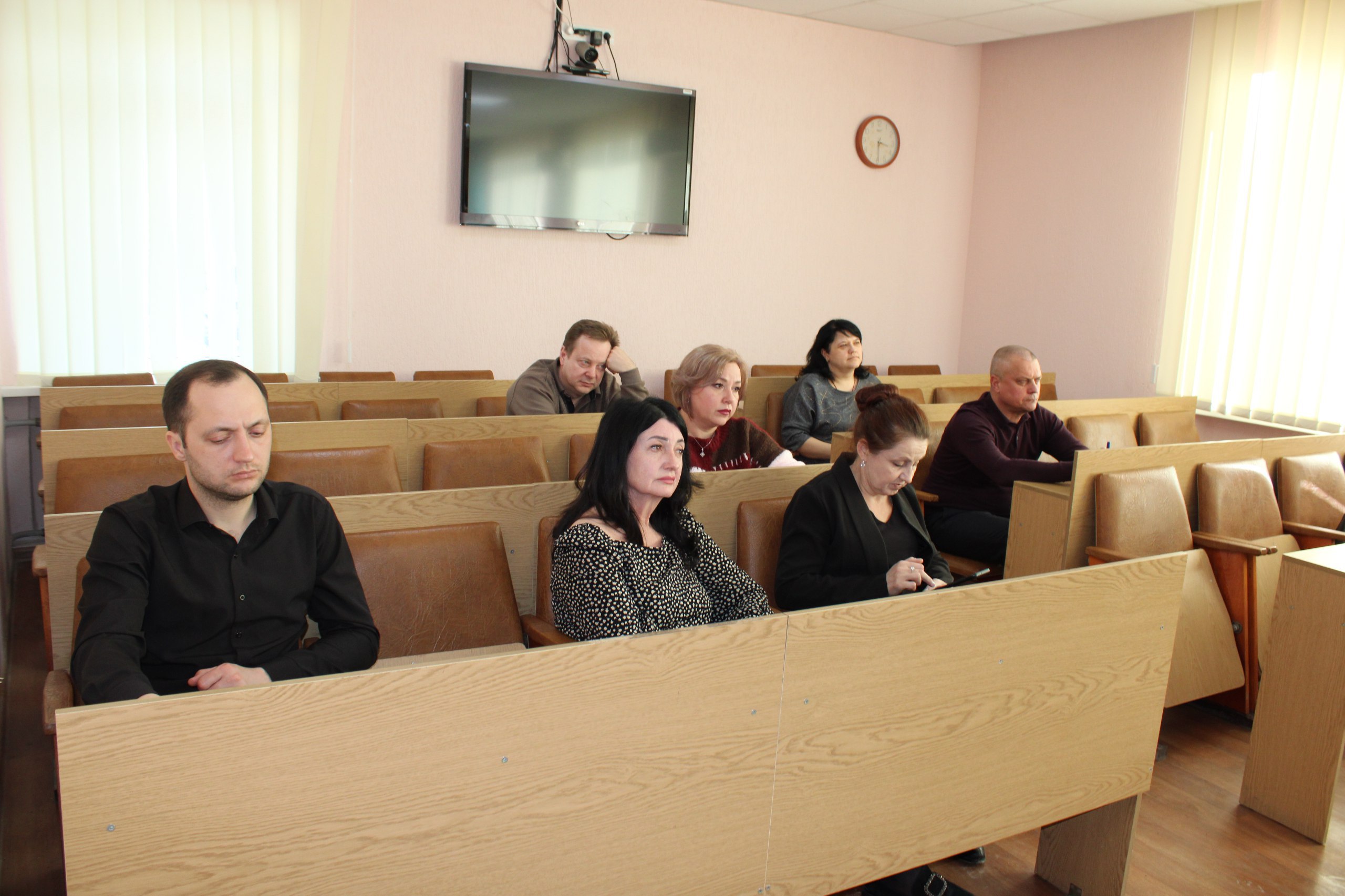 В Администрации городского округа город Ровеньки состоялась рабочая встреча, посвященная итогам двухдневной проектной сессии по обсуждению концепции благоустройства территории Храма-часовни Иоакима и Анны В Администрации городского округа город Ровеньки состоялась рабочая встреча, посвященная итогам двухдневной проектной сессии по обсуждению концепции благоустройства территории Храма-часовни Иоакима и Анны