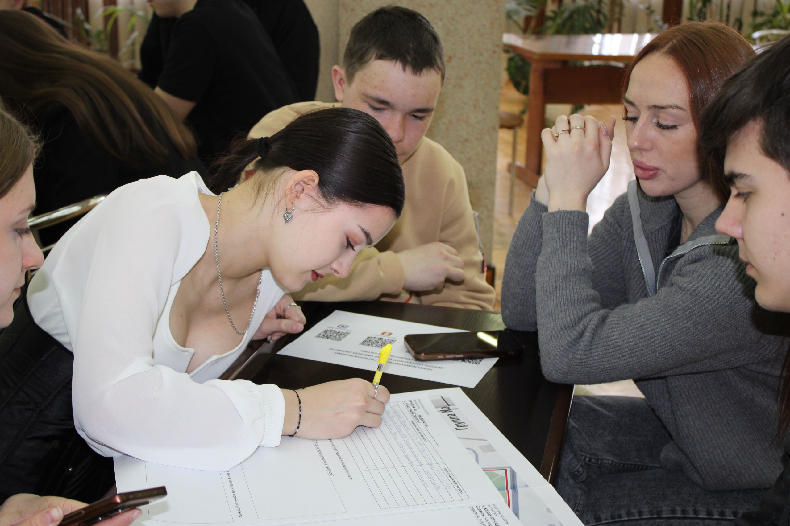 В Ровеньках прошли завершающие проектные сессии по благоустройству территории В Ровеньках прошли завершающие проектные сессии по благоустройству территории