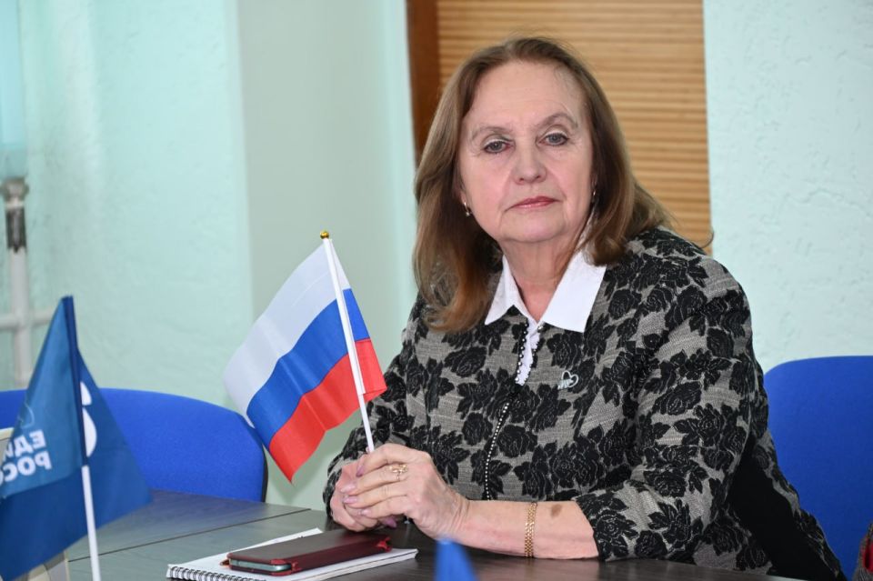 Настоятель Свято-Николаевского храма протоиерей Сергий Дубовой напомнил о тяжелейших месяцах 2014 года, когда город более 40 дней оставался без воды, а националистические батальоны вели обстрелы жилых кварталов Настоятель Свято-Николаевского храма протоиерей Сергий Дубовой напомнил о тяжелейших месяцах 2014 года, когда город более 40 дней оставался без воды, а националистические батальоны вели обстрелы жилых кварталов