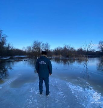 Участок автомобильной дороги в селе Бахмутовка и 11 низководных мостов на реке Айдар остаются подтопленными в результате паводков в ЛНР