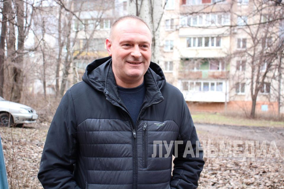 Специалисты Алчевского филиала единой управляющей компании производят замену изношенных участков системы водоотведения в многоквартирном доме Специалисты Алчевского филиала единой управляющей компании производят замену изношенных участков системы водоотведения в многоквартирном доме