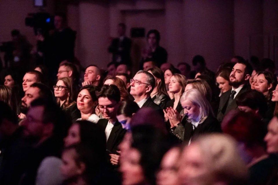 Анна Цивилева: Наградила лауреатов премии Российского общества «Знание» в номинации «За вклад в сохранение памяти о подвигах защитников Отечества» Анна Цивилева: Наградила лауреатов премии Российского общества «Знание» в номинации «За вклад в сохранение памяти о подвигах защитников Отечества»