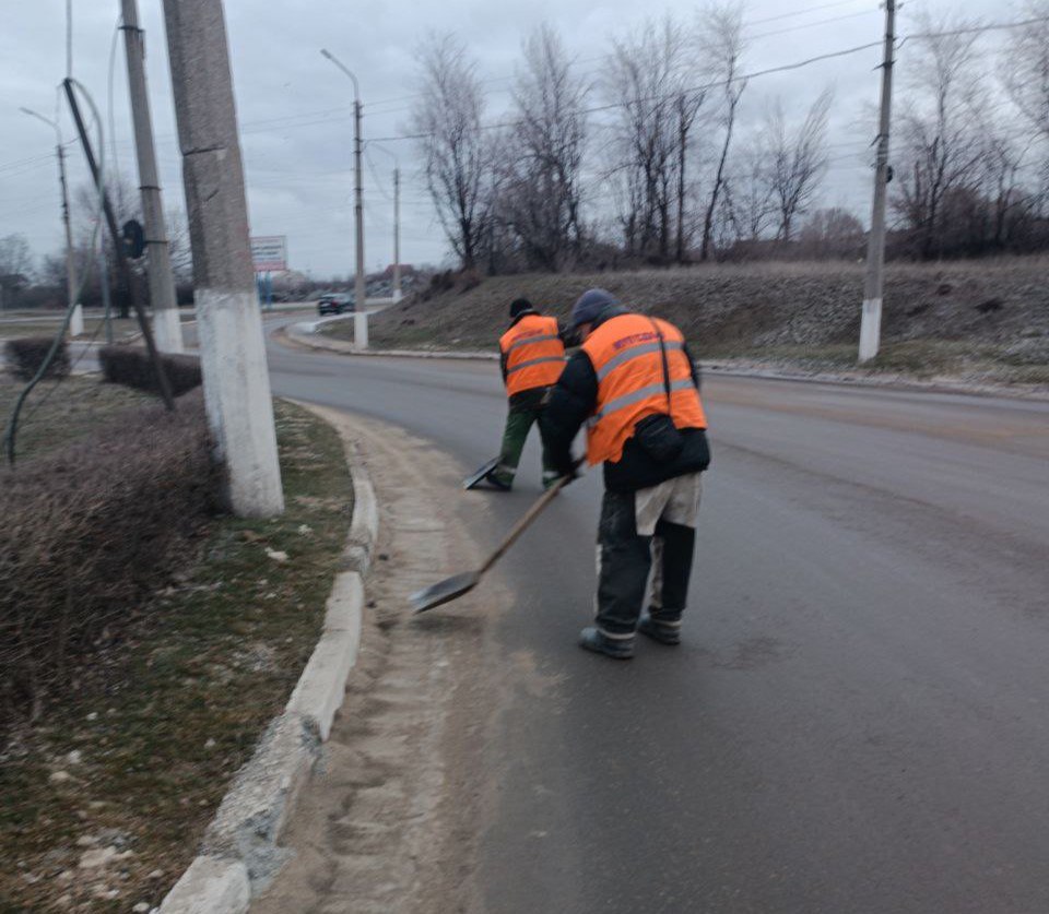 Коммунальными службами проведены работы на территории города Коммунальными службами проведены работы на территории города