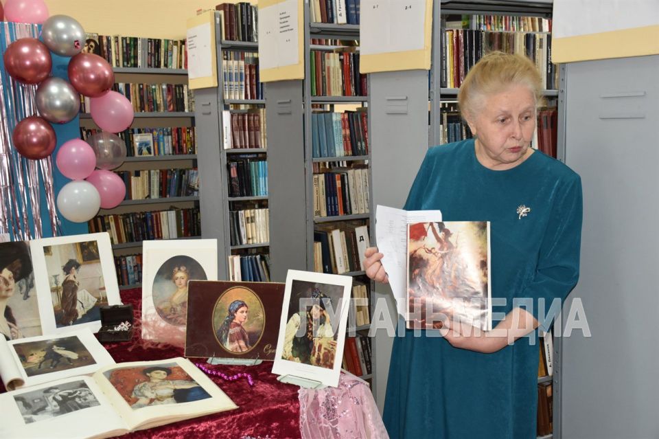 В преддверии Международного женского дня в Перевальской библиотеке-филиале № 20 прошла праздничная встреча «Вернисаж женской красоты» В преддверии Международного женского дня в Перевальской библиотеке-филиале № 20 прошла праздничная встреча «Вернисаж женской красоты»