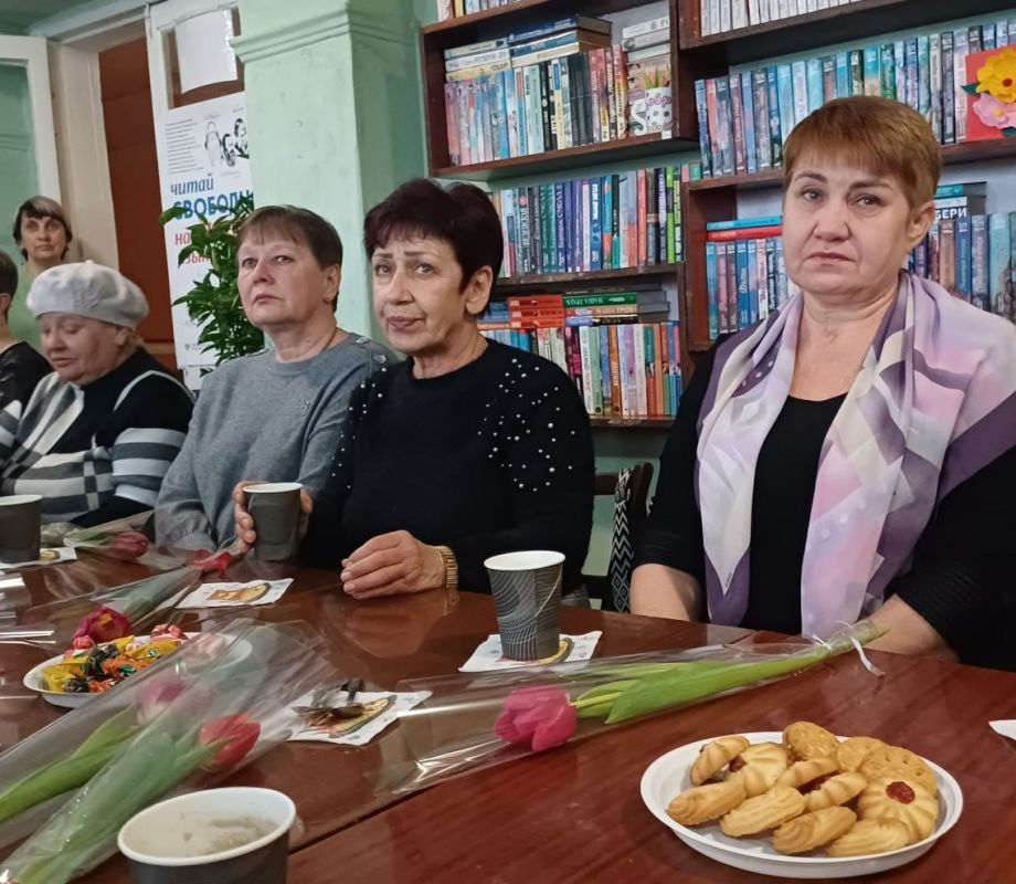 По инициативе активистов первичного отделения Всероссийской политической партии «Единая Россия», сотрудников отдела по делам территорий Администрации в посёлке городского типа Дубовский состоялась литературно-музыкальная... По инициативе активистов первичного отделения Всероссийской политической партии «Единая Россия», сотрудников отдела по делам территорий Администрации в посёлке городского типа Дубовский состоялась литературно-музыкальная...