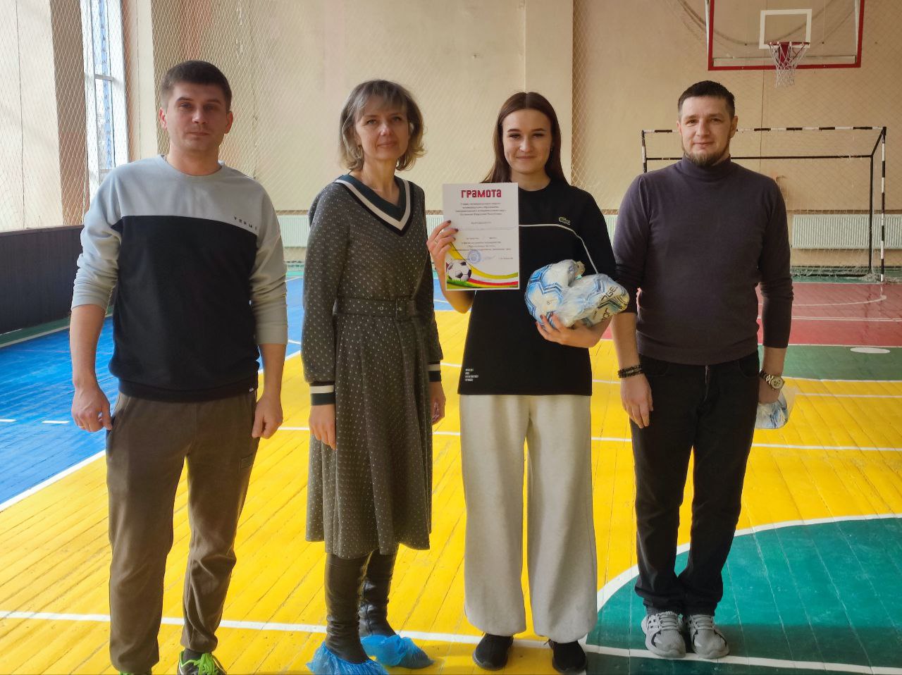 В преддверии Международного женского дня, в Антраците состоялось яркое спортивное событие – турнир по мини-футболу «Хрустальные бутсы» В преддверии Международного женского дня, в Антраците состоялось яркое спортивное событие – турнир по мини-футболу «Хрустальные бутсы»