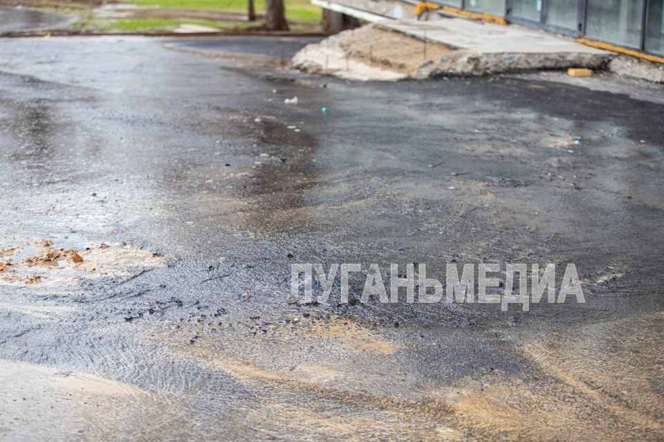 Специалисты «Луганскводы» устраняют аварию на водоводе в Артемовском районе Луганска Специалисты «Луганскводы» устраняют аварию на водоводе в Артемовском районе Луганска