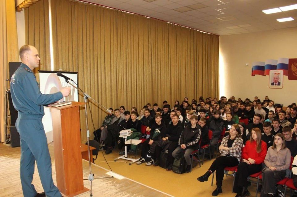 Во Всемирный день гражданской обороны — уроки безопасности для школьников Во Всемирный день гражданской обороны — уроки безопасности для школьников