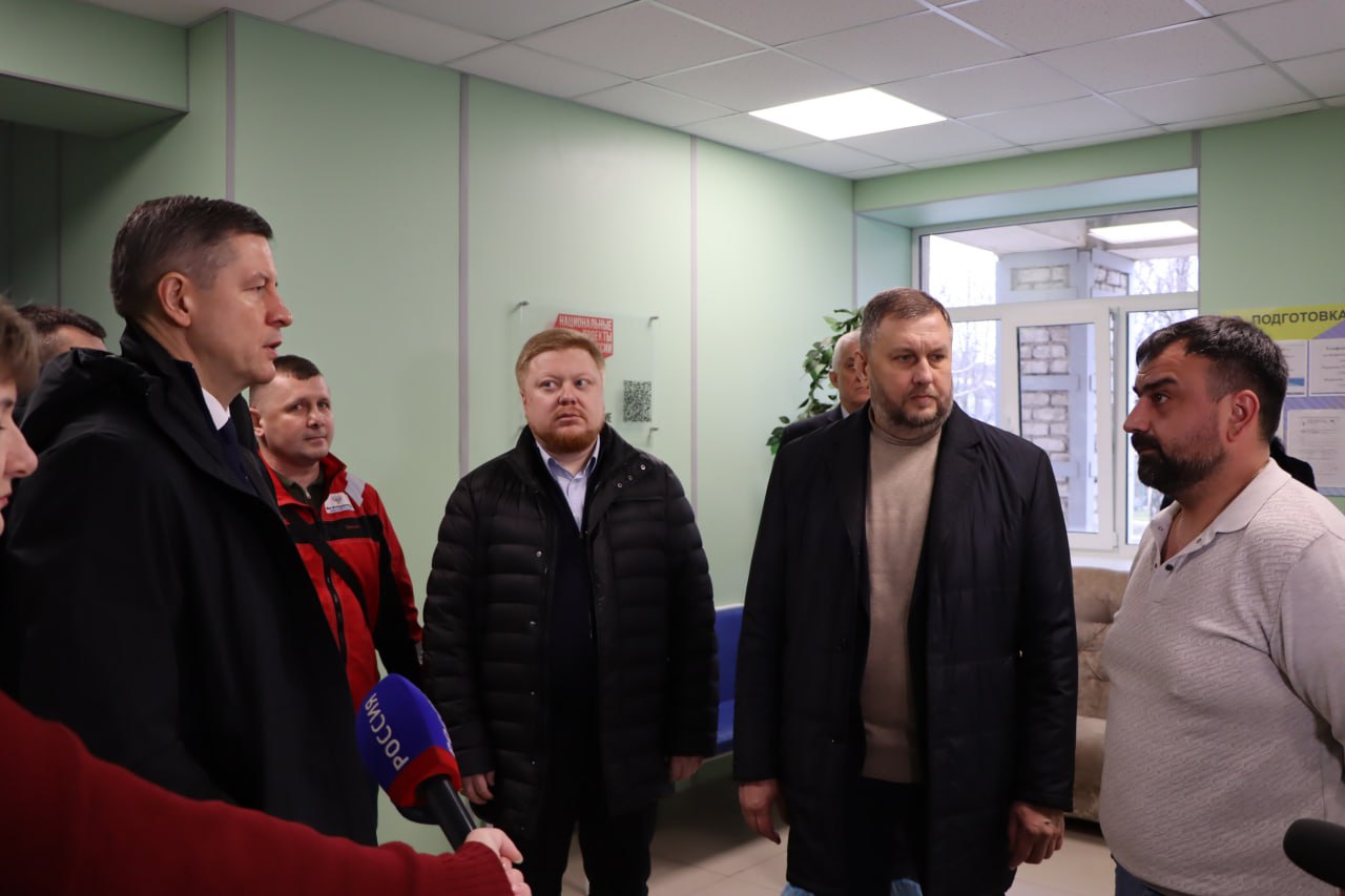 Евгений Бондарь: Рабочий визит Председателя Правительства ЛНР: развитие строительного сектора в Лутугинском округе Евгений Бондарь: Рабочий визит Председателя Правительства ЛНР: развитие строительного сектора в Лутугинском округе