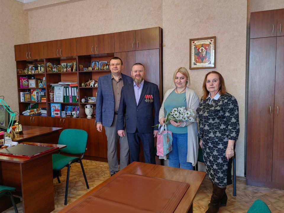 Студентка Брянковского колледжа (филиал) ФГБОУ ВО "ЛГПУ" Марина Шатова приняла участие в конкурсе "Наш путь к Победе: портрет героя СВО" Студентка Брянковского колледжа (филиал) ФГБОУ ВО "ЛГПУ" Марина Шатова приняла участие в конкурсе "Наш путь к Победе: портрет героя СВО"