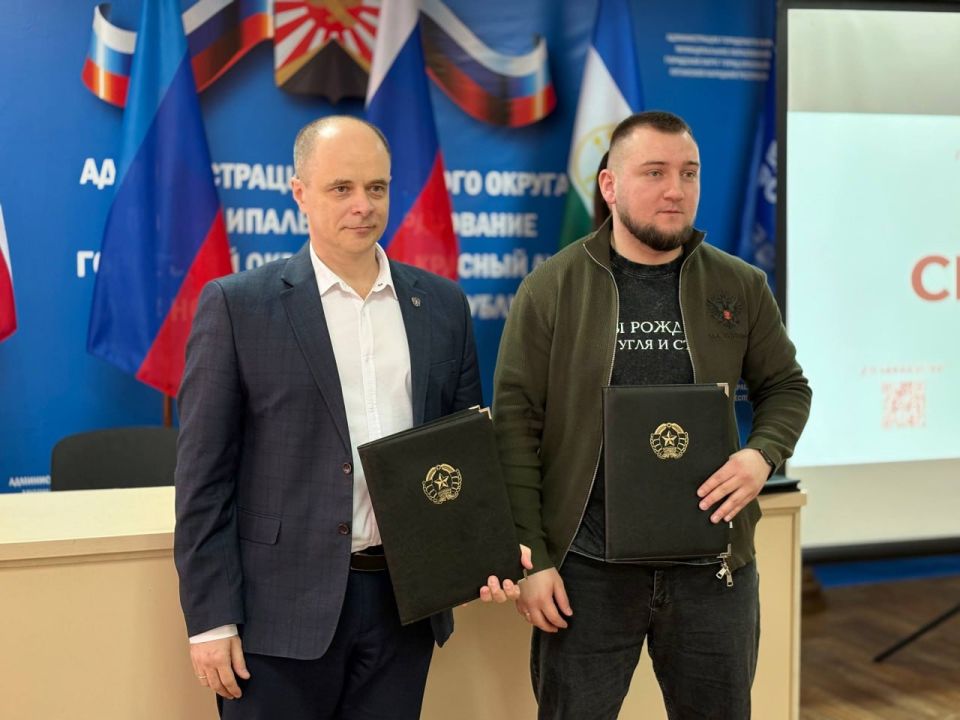 Сергей Соловьев: Сегодня наш округ с рабочим визитом посетил министр молодежной политики Луганской Народной Республики Михаил Голубович Сергей Соловьев: Сегодня наш округ с рабочим визитом посетил министр молодежной политики Луганской Народной Республики Михаил Голубович