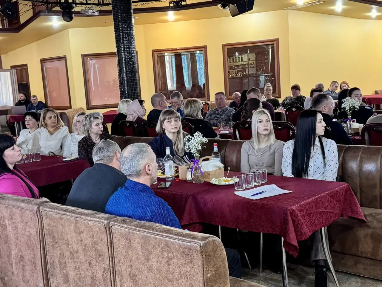 В Первомайске прошел открытый диалог с предпринимателями В Первомайске прошел открытый диалог с предпринимателями