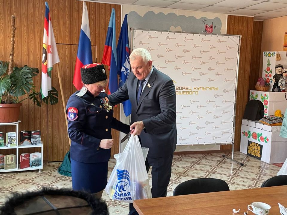 В городе Суходольске активисты Партии «Единая Россия» организовали патриотическое мероприятие «Русская весна — начало пути домой». В городе Суходольске активисты Партии «Единая Россия» организовали патриотическое мероприятие «Русская весна — начало пути домой».