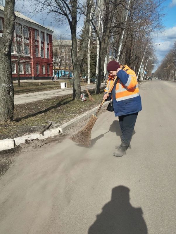С наступлением благоприятных погодных условий работники дорожной службы активизировали свою деятельность С наступлением благоприятных погодных условий работники дорожной службы активизировали свою деятельность