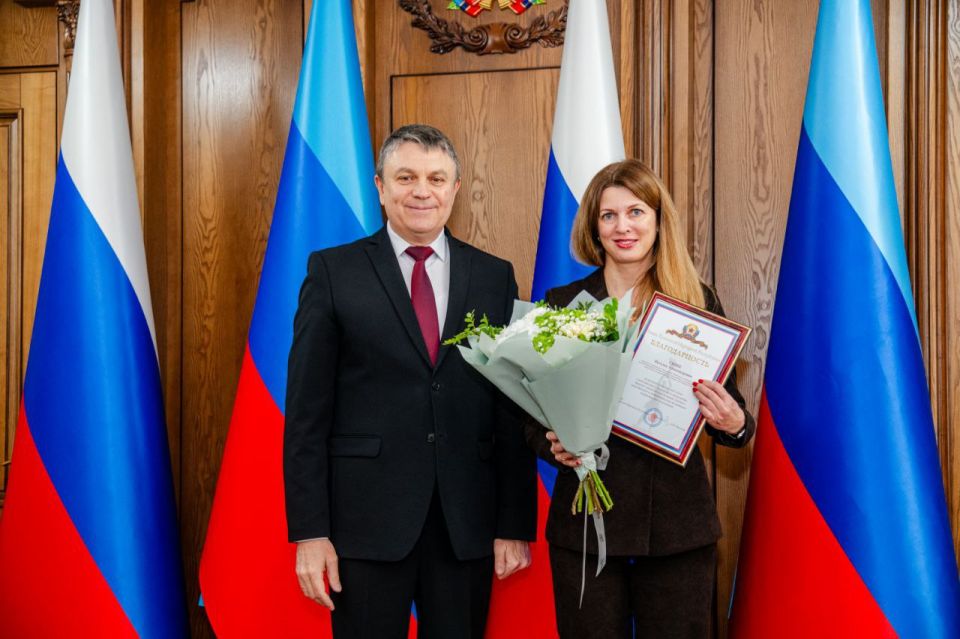 Члены Совета женщин Перевальского округа отмечены благодарностями Президента Российской Федерации и Главы ЛНР Члены Совета женщин Перевальского округа отмечены благодарностями Президента Российской Федерации и Главы ЛНР