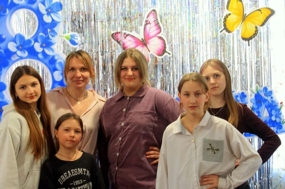 В преддверии Международного женского дня библиотека-филиал №15 расцвела яркими красками праздника и творчества, приглашая гостей на удивительный музыкально-поэтический перформанс В преддверии Международного женского дня библиотека-филиал №15 расцвела яркими красками праздника и творчества, приглашая гостей на удивительный музыкально-поэтический перформанс