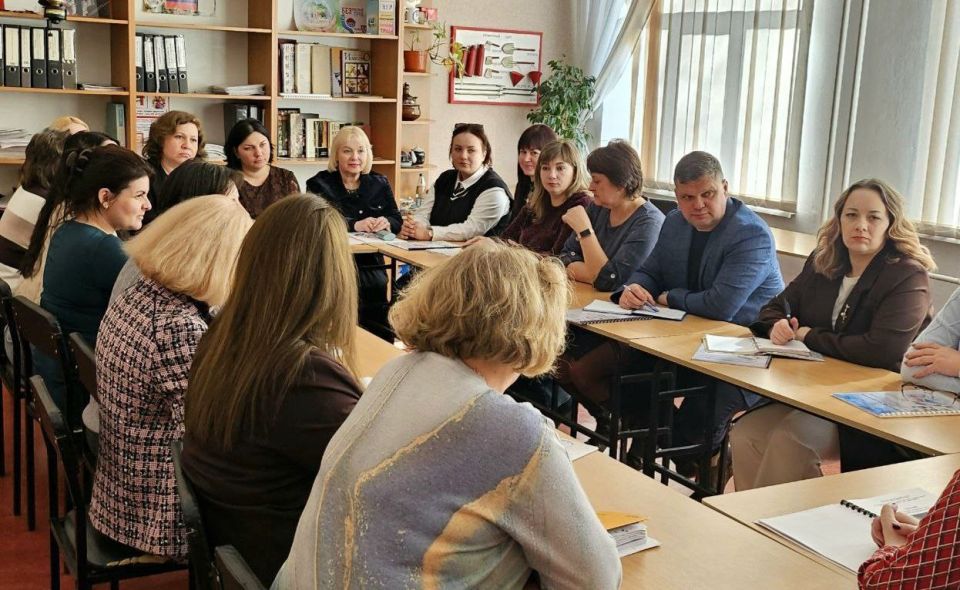 Константин Бутримов: Светлый путь, освещённый опытом: в Брянковском колледже ЛГПУ отметили День наставника в рамках проекта «Выбирай своё» Константин Бутримов: Светлый путь, освещённый опытом: в Брянковском колледже ЛГПУ отметили День наставника в рамках проекта «Выбирай своё»