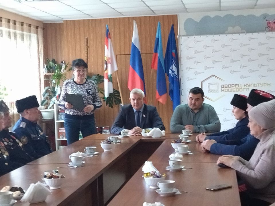 В Суходольске состоялось патриотическое мероприятие «Русская весна» В Суходольске состоялось патриотическое мероприятие «Русская весна»