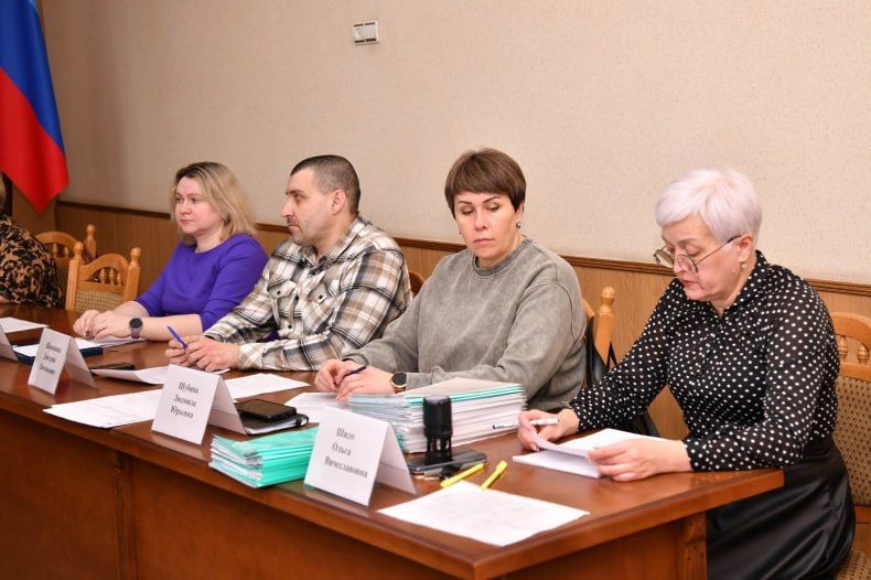 Проведено заседание Комиссии по делам несовершеннолетних и защите их прав Проведено заседание Комиссии по делам несовершеннолетних и защите их прав