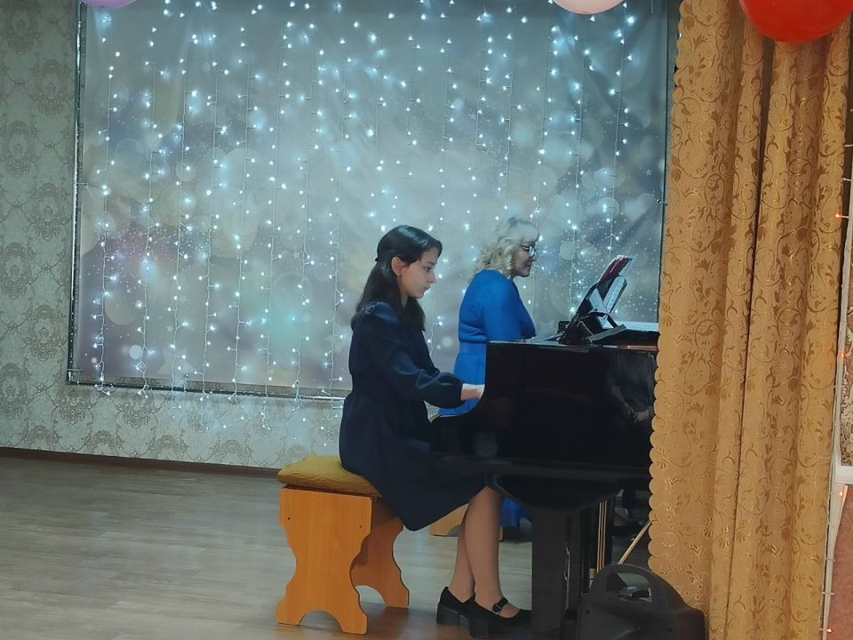В Лутугинской детской музыкальной школе состоялся весенний концерт «Букет нот в подарок» В Лутугинской детской музыкальной школе состоялся весенний концерт «Букет нот в подарок»