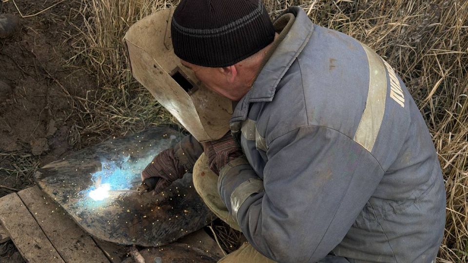 «Лугансквода» устраняет порыв на магистральном водоводе в Славяносербском районе «Лугансквода» устраняет порыв на магистральном водоводе в Славяносербском районе