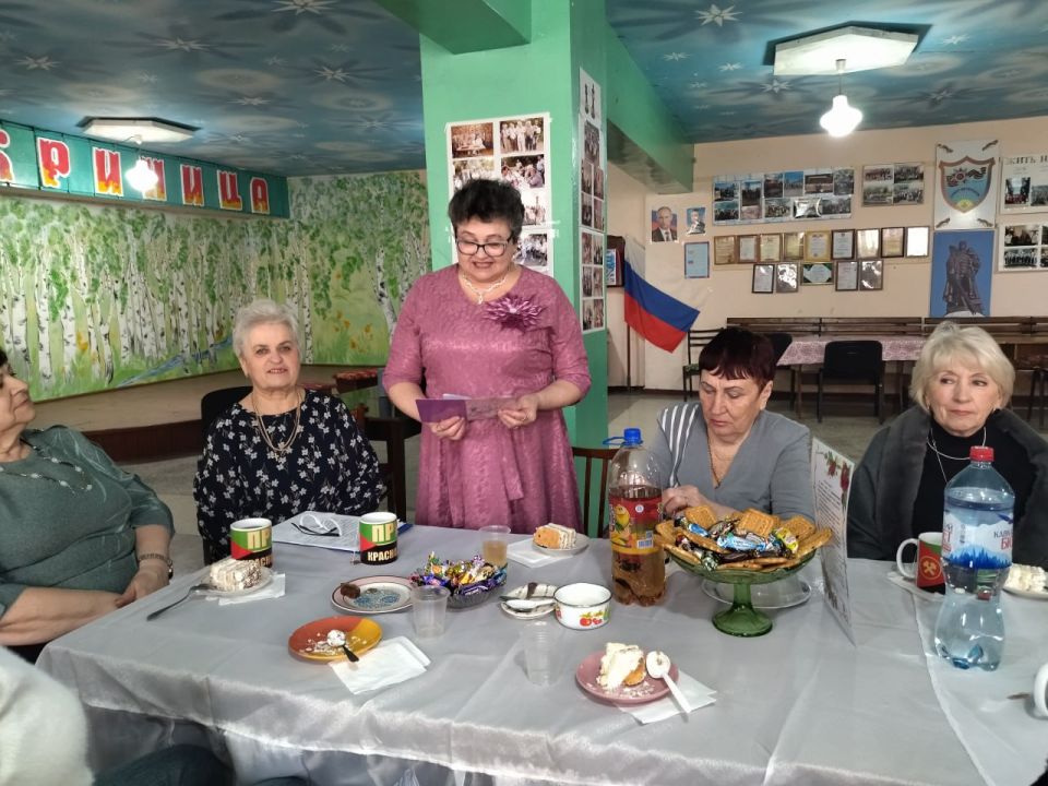 Во Дворце культуры им. О.Кошевого прошел круглый стол, приуроченный к Международному женскому дню — 8 марта Во Дворце культуры им. О.Кошевого прошел круглый стол, приуроченный к Международному женскому дню — 8 марта
