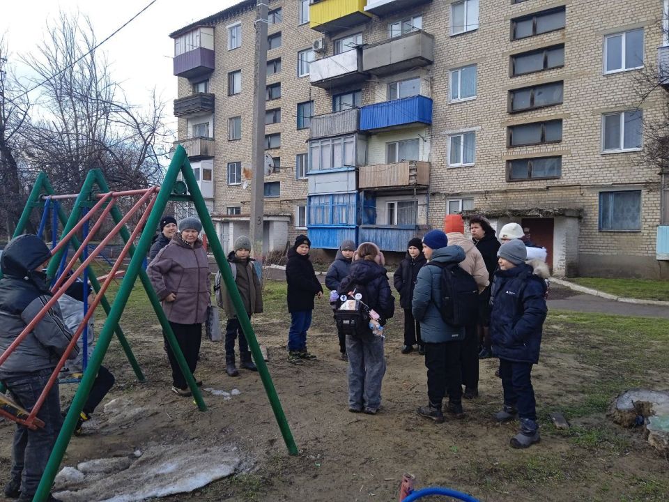 В поселке Северный прошло собрание жителей, посвященное обсуждению инициативного проекта «Детские улыбки — будущее наших поселков», подготовленного Автономной некоммерческой организацией содействия социальному и культурному... В поселке Северный прошло собрание жителей, посвященное обсуждению инициативного проекта «Детские улыбки — будущее наших поселков», подготовленного Автономной некоммерческой организацией содействия социальному и культурному...