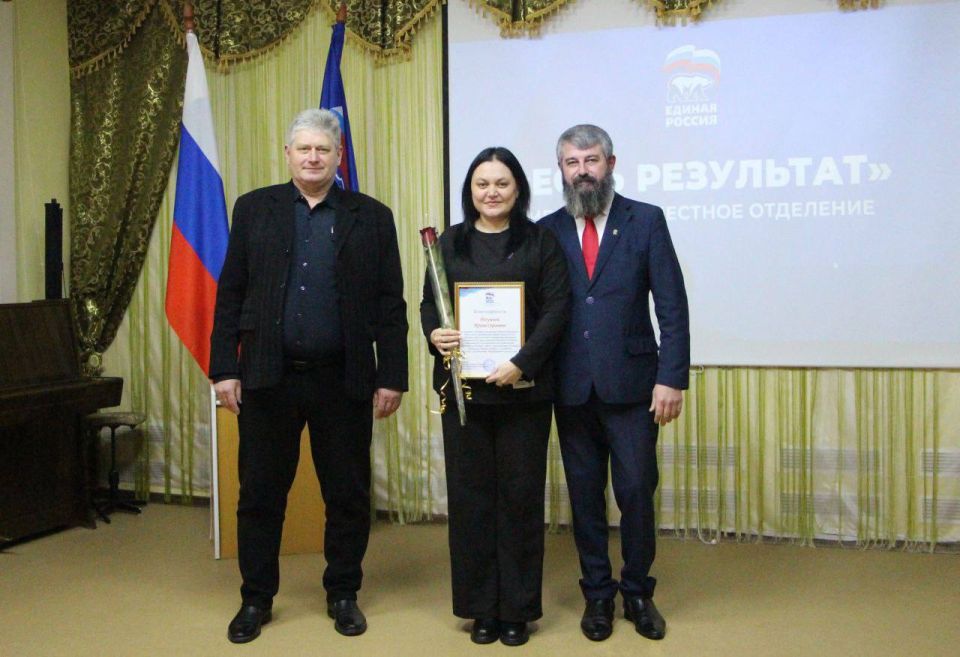 Олег Савченко: После обсуждения итогов Регионального отчетного форума, в преддверии Международного женского дня, вручил активисткам партии "Единая Россия" благодарности за активное содействие в реализации Народной Программы... Олег Савченко: После обсуждения итогов Регионального отчетного форума, в преддверии Международного женского дня, вручил активисткам партии "Единая Россия" благодарности за активное содействие в реализации Народной Программы...