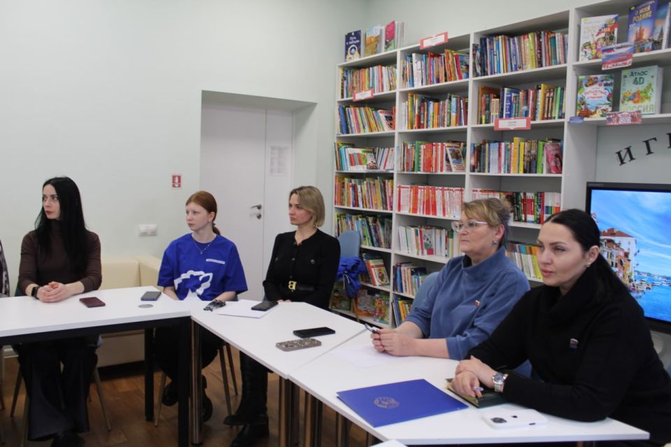 В Новопскове обсудили итоги реализации Народной программы Всероссийской политической партии «Единая Россия» В Новопскове обсудили итоги реализации Народной программы Всероссийской политической партии «Единая Россия»