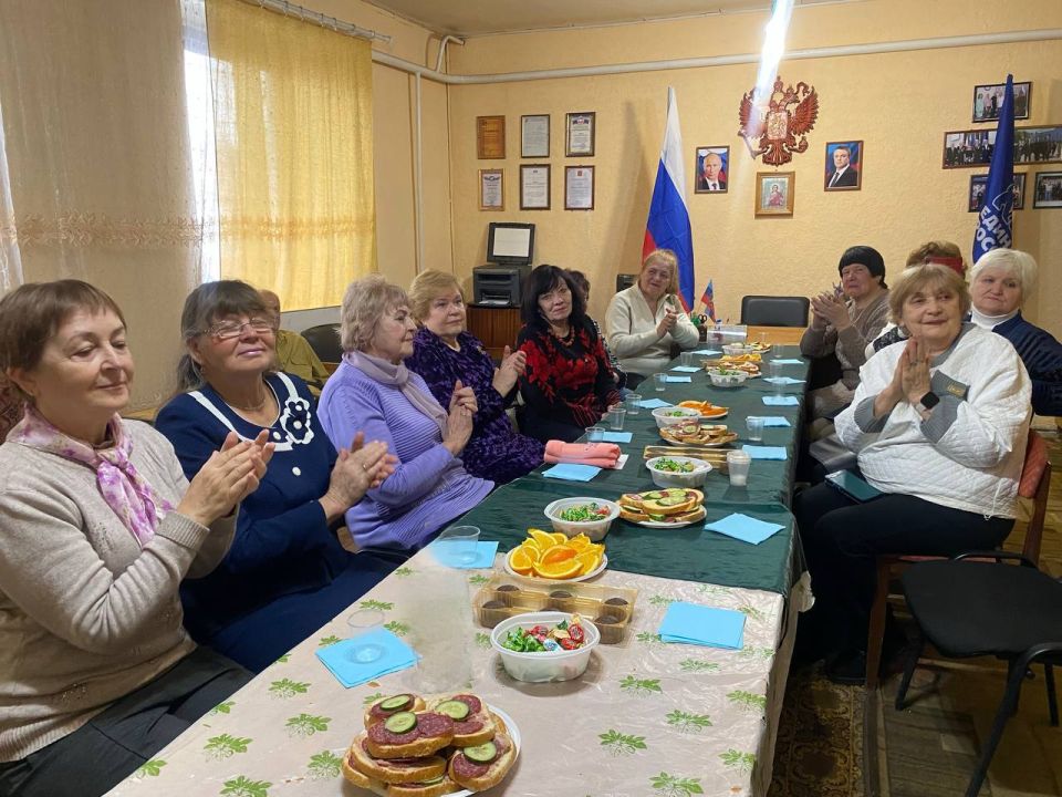 Елена Рахмукова: Сегодня в преддверии Международного женского дня в Антрацитовская ветеранская организация чествовали женщин ветеранского актива Елена Рахмукова: Сегодня в преддверии Международного женского дня в Антрацитовская ветеранская организация чествовали женщин ветеранского актива