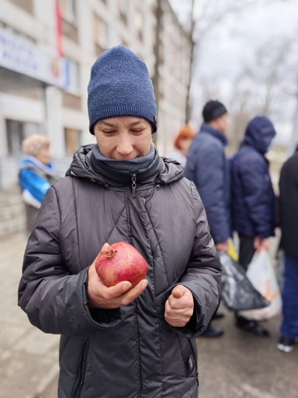 Добровольцы Русской Православной Церкви проявляют активное участие в оказании гуманитарной помощи для жителей пункта временного размещения, обеспечивая доставку продуктов питания и необходимых вещей первой важности Добровольцы Русской Православной Церкви проявляют активное участие в оказании гуманитарной помощи для жителей пункта временного размещения, обеспечивая доставку продуктов питания и необходимых вещей первой важности