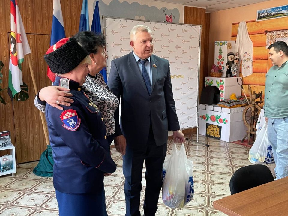 В городе Суходольске активисты Партии «Единая Россия» организовали патриотическое мероприятие «Русская весна — начало пути домой». В городе Суходольске активисты Партии «Единая Россия» организовали патриотическое мероприятие «Русская весна — начало пути домой».