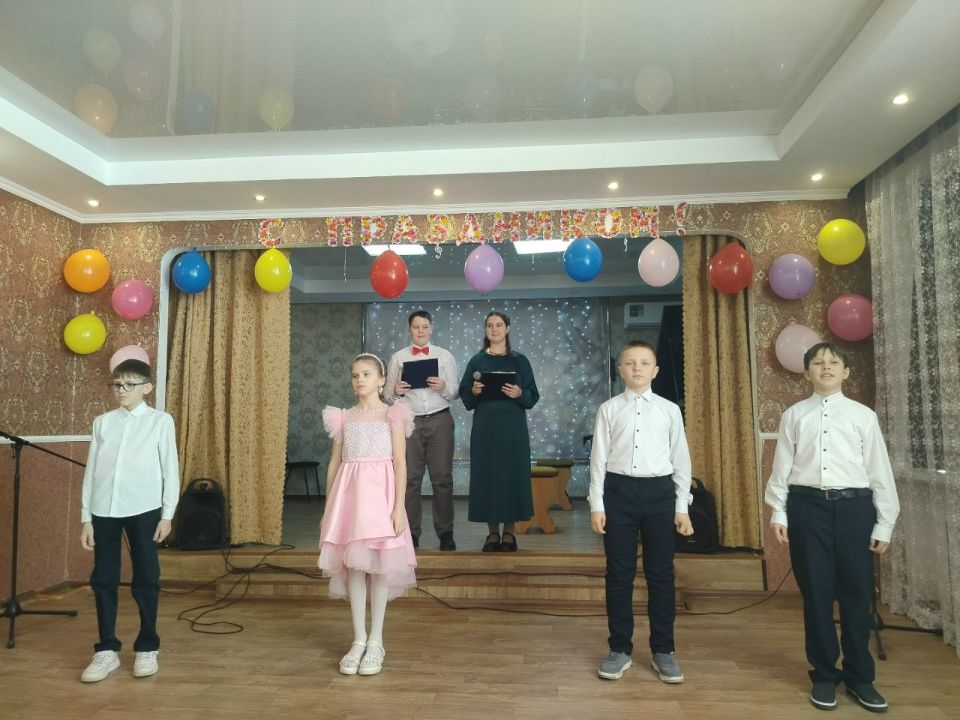 В Лутугинской детской музыкальной школе состоялся весенний концерт «Букет нот в подарок» В Лутугинской детской музыкальной школе состоялся весенний концерт «Букет нот в подарок»