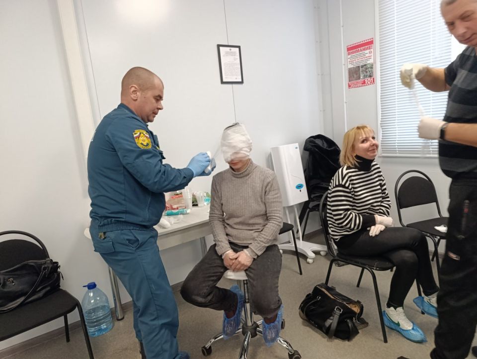 Младший персонал Ровеньковской горбольницы прошел курс первой помощи в Луганском центре медицины катастроф Младший персонал Ровеньковской горбольницы прошел курс первой помощи в Луганском центре медицины катастроф
