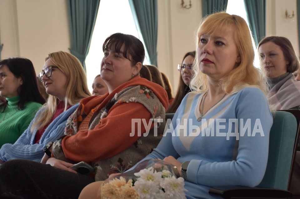 В ДонГТУ состоялся праздничный спектакль к Международному женскому дню В ДонГТУ состоялся праздничный спектакль к Международному женскому дню