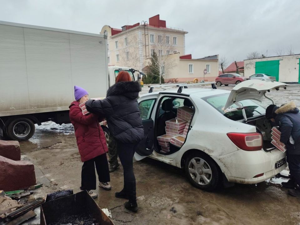 Сладкий подарок для воспитанников: активисты «Единой России» посетили Ирминскую школу-интернат Сладкий подарок для воспитанников: активисты «Единой России» посетили Ирминскую школу-интернат