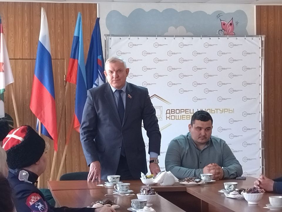 В Суходольске состоялось патриотическое мероприятие «Русская весна» В Суходольске состоялось патриотическое мероприятие «Русская весна»