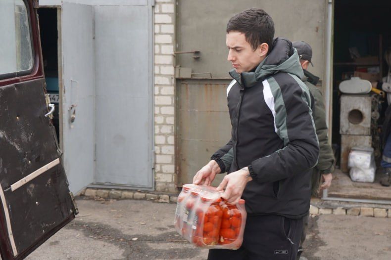 Началась выдача гуманитарной помощи из Красноярского края Началась выдача гуманитарной помощи из Красноярского края