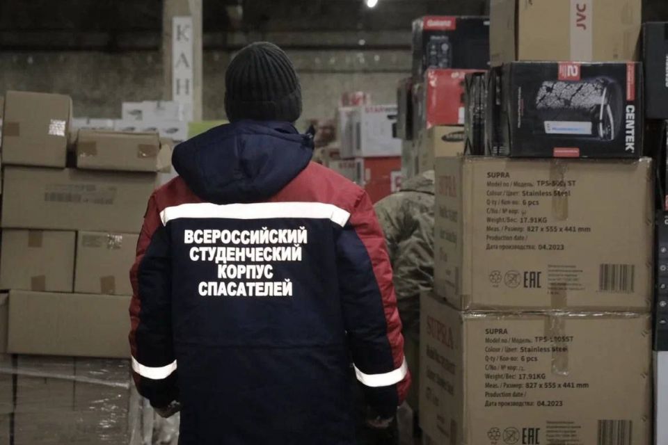 Цветы и добрые дела. 4 марта добровольцы студенческого спасательного отряда «Ворошиловец» ЛГПУ ЛугРО ВСКС снова доказали, что быть спасателем — значит помогать в самых разных ситуациях Цветы и добрые дела. 4 марта добровольцы студенческого спасательного отряда «Ворошиловец» ЛГПУ ЛугРО ВСКС снова доказали, что быть спасателем — значит помогать в самых разных ситуациях