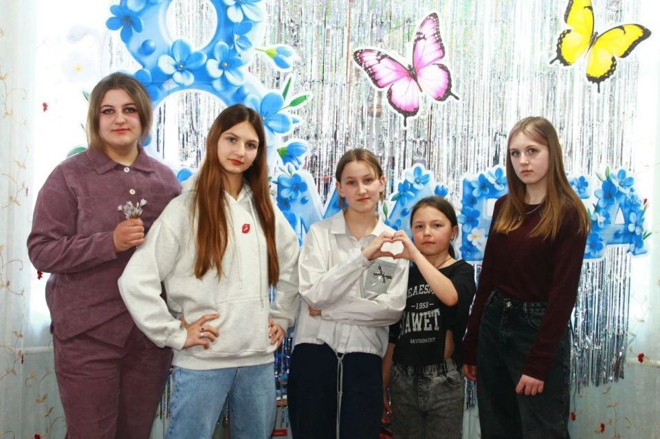 В преддверии Международного женского дня библиотека-филиал №15 расцвела яркими красками праздника и творчества, приглашая гостей на удивительный музыкально-поэтический перформанс В преддверии Международного женского дня библиотека-филиал №15 расцвела яркими красками праздника и творчества, приглашая гостей на удивительный музыкально-поэтический перформанс