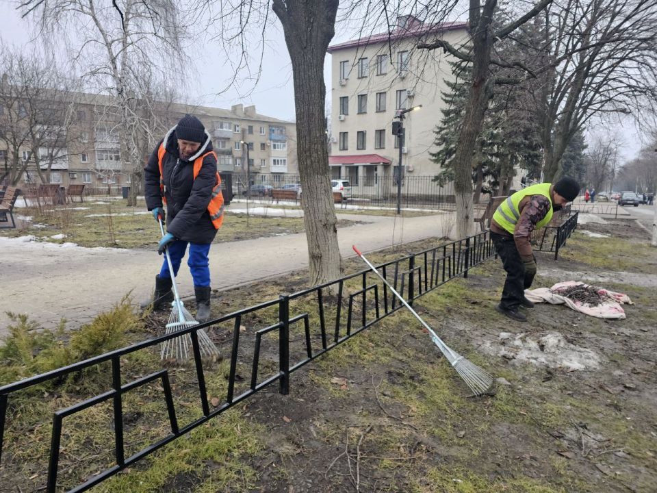 Муниципальное унитарное предприятие «ЖЭК» города Ровеньки на страже чистоты и порядка в городском округе! Муниципальное унитарное предприятие «ЖЭК» города Ровеньки на страже чистоты и порядка в городском округе!