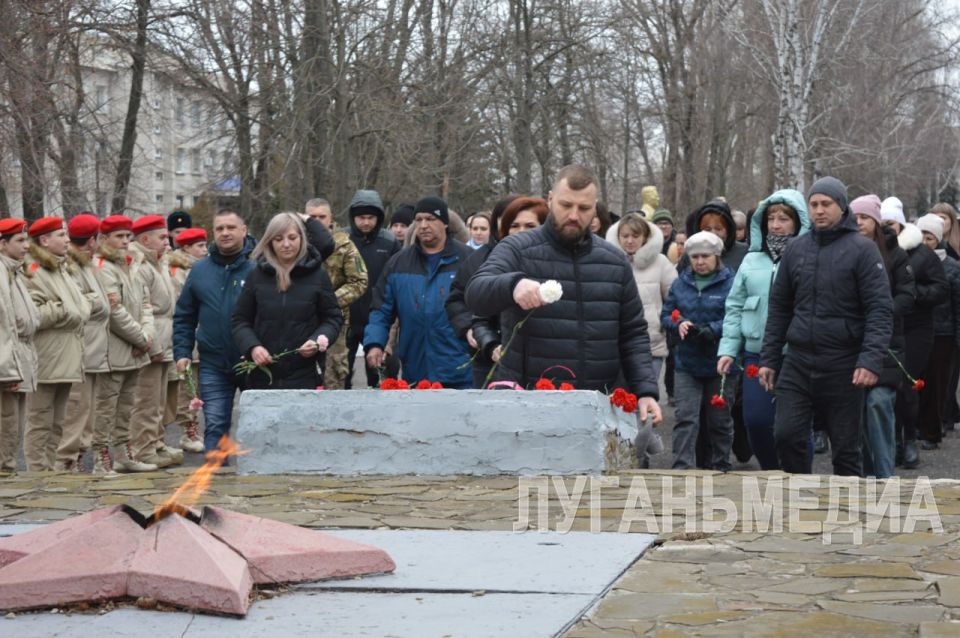 В Белокуракино прошел митинг, приуроченный к освобождению поселка В Белокуракино прошел митинг, приуроченный к освобождению поселка