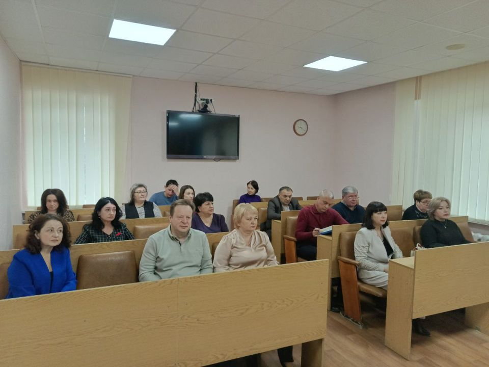 Андрей Рубанцов: Сегодня провел плановое рабочее совещание с руководителями управлений администрации и структурных подразделений Андрей Рубанцов: Сегодня провел плановое рабочее совещание с руководителями управлений администрации и структурных подразделений