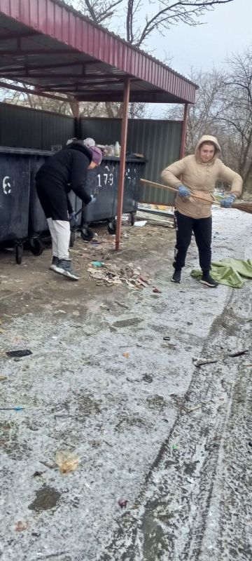 Андрей Рубанцов: Муниципальные унитарные предприятия городского округа город Ровеньки продолжают весеннюю уборку территорий Андрей Рубанцов: Муниципальные унитарные предприятия городского округа город Ровеньки продолжают весеннюю уборку территорий
