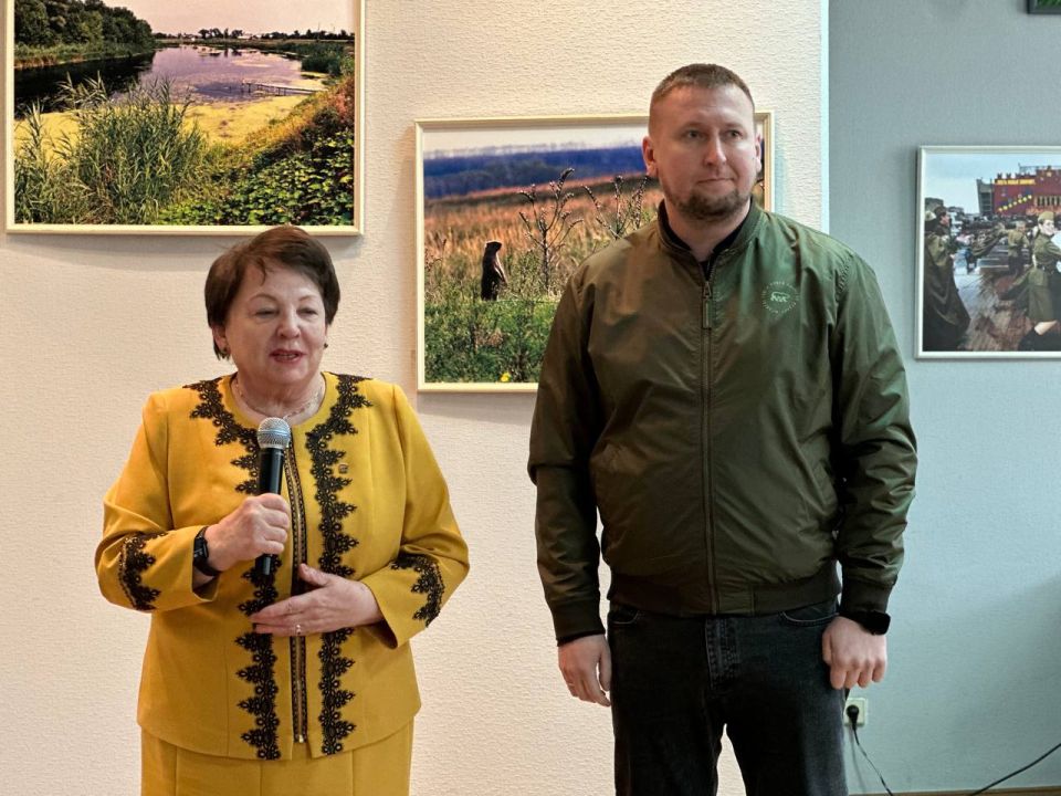Единая Россия поздравила сотрудниц предприятия «Луганск-Нива» праздничным концертом Единая Россия поздравила сотрудниц предприятия «Луганск-Нива» праздничным концертом