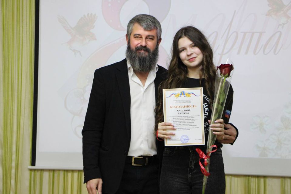 Олег Савченко: В преддверии самого нежного праздника весны — Международного женского дня встретился с теми, кто своим талантом, умом и энергией уже сегодня прославляет не только нашу малую Родину, но и нашу Страну Россию Олег Савченко: В преддверии самого нежного праздника весны — Международного женского дня встретился с теми, кто своим талантом, умом и энергией уже сегодня прославляет не только нашу малую Родину, но и нашу Страну Россию